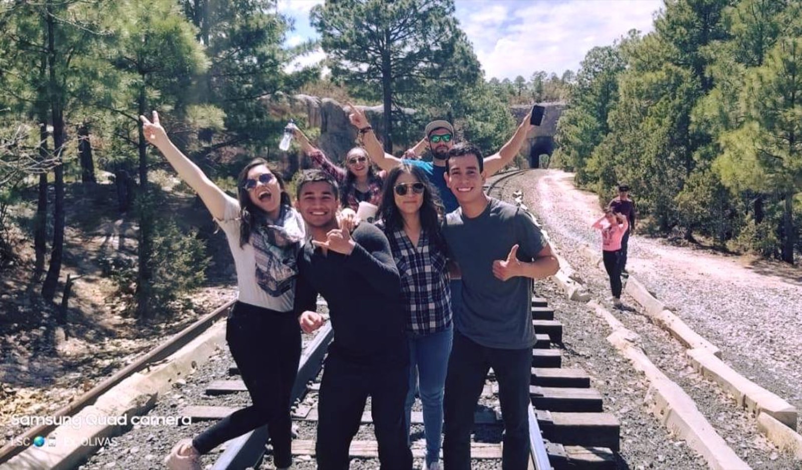 Amigas en las vías del Chepe